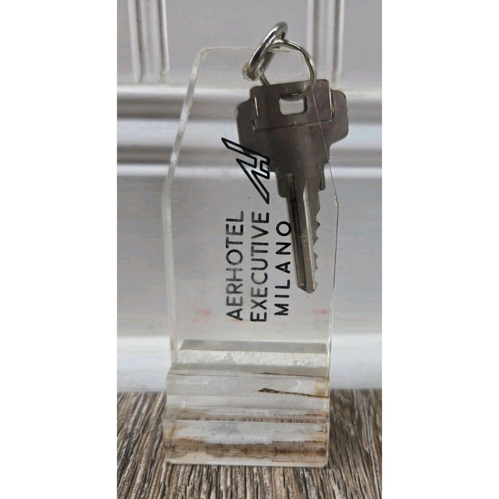 Vintage Hotel Room Key & Fob Aerhotel Executive Milano 1970s-80s Lucite #595